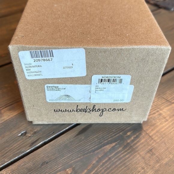 NWT Beek by Two Birds Silver Woven Sandal - Picture 7 of 12